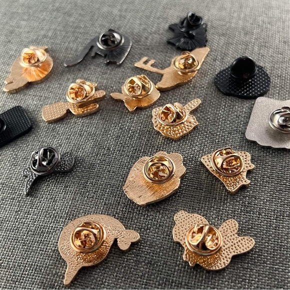 Animal Pins Label Brooches New - Picture 3 of 3